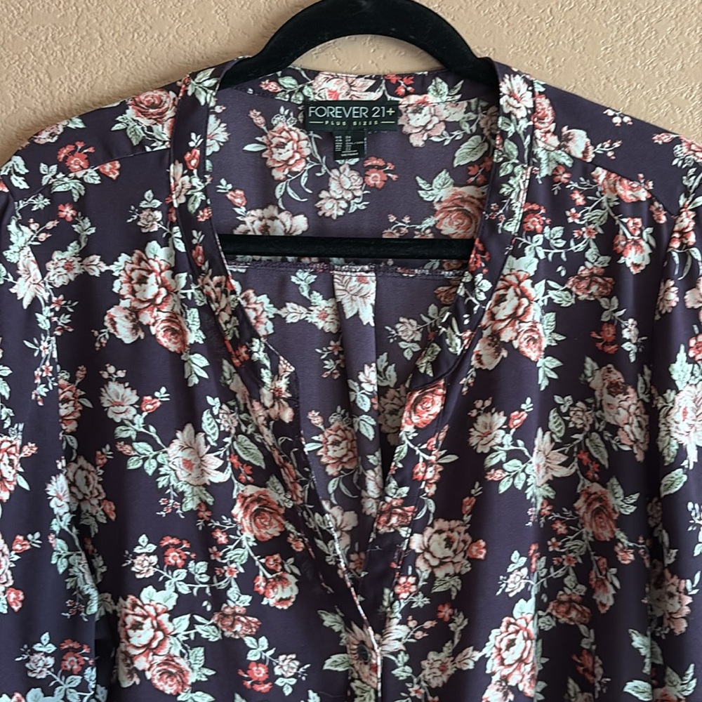 Forever 21+ plus size 2X top - Picture 4 of 8